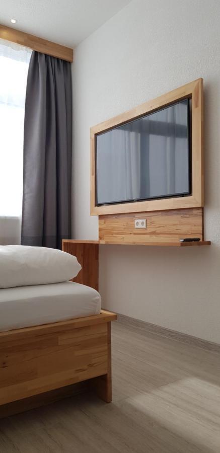 Hotel Hb 32 Metzingen Metzingen  Esterno foto
